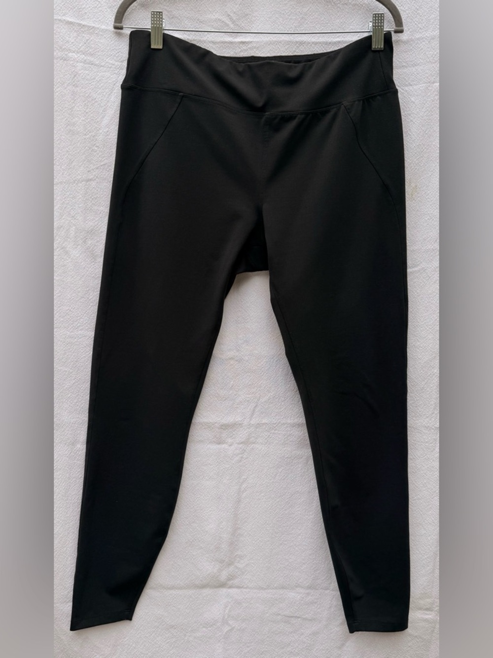 REI Co-op Black Compression Cropped Leggings Size L